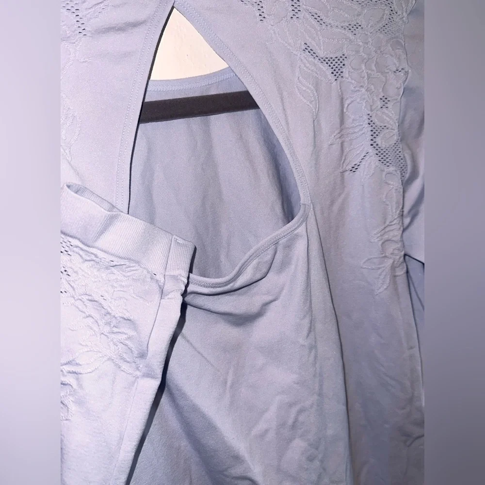 NWT Fabletics Top​​​ - Picture 4 of 5